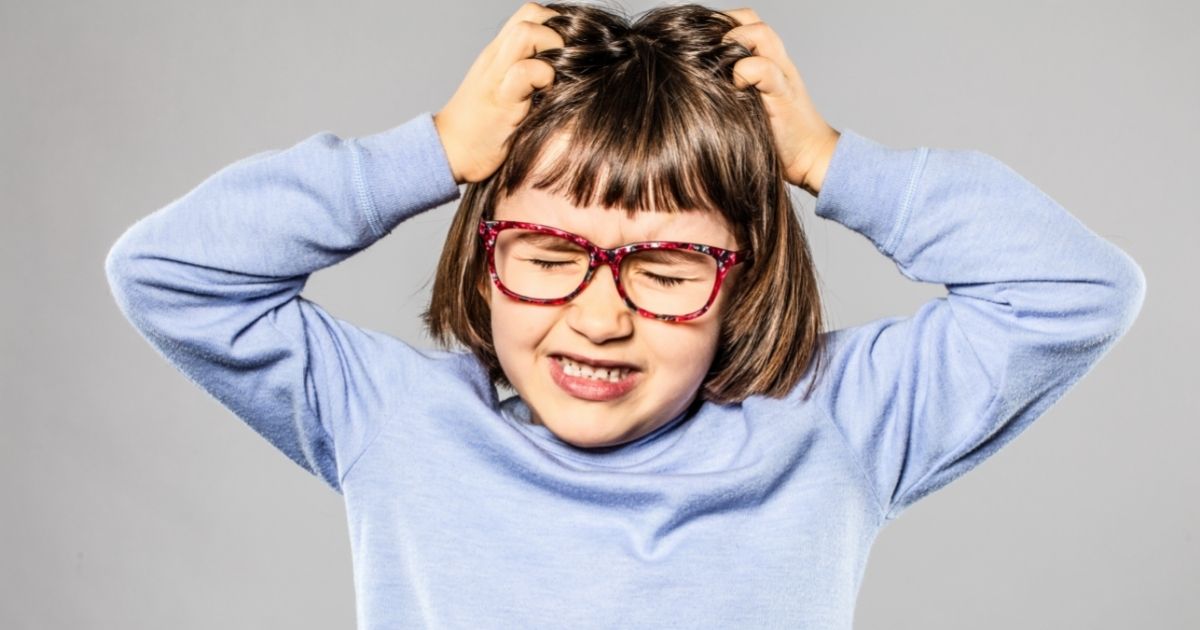 Enfant qui a des poux